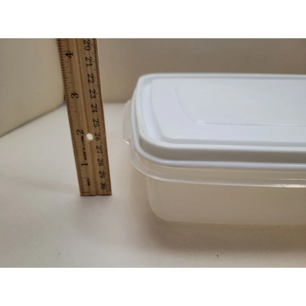 Rubbermaid Vintage Servin Saver 1 #6 Rectangle & 1 #5 Rectangle Container w Lids